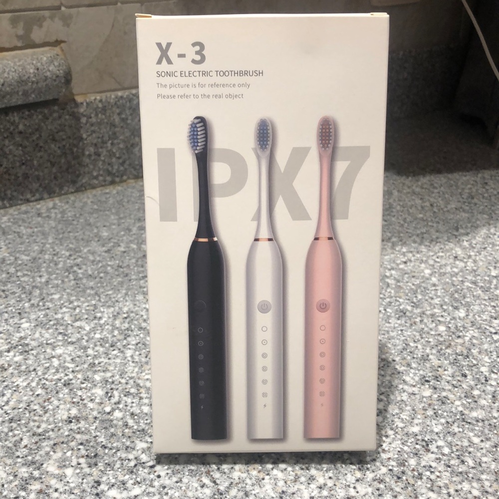 Sonic Electric Toothbrush. Black. NWT.